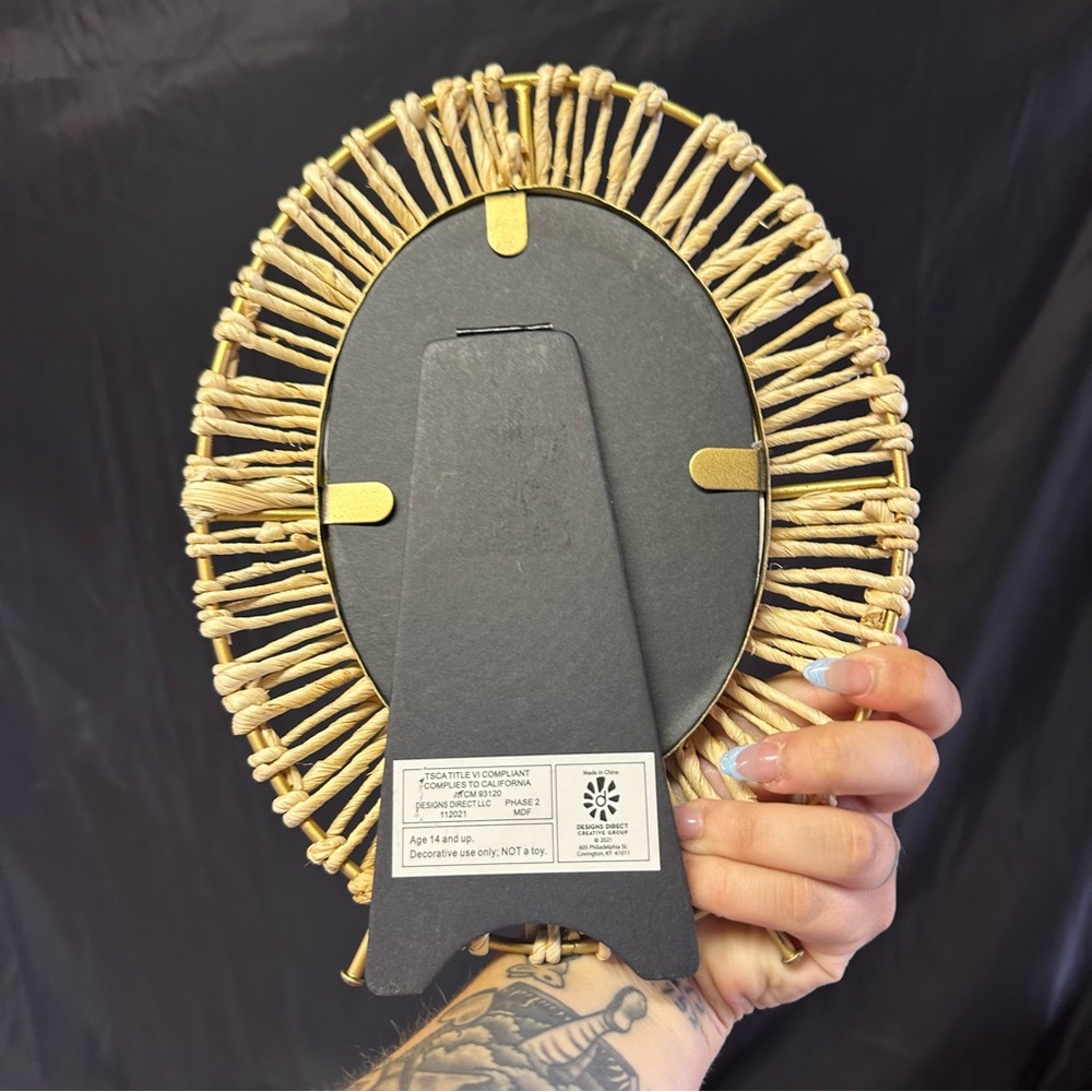 Vtg | Rattan Oval Frame - Picture 2 of 2